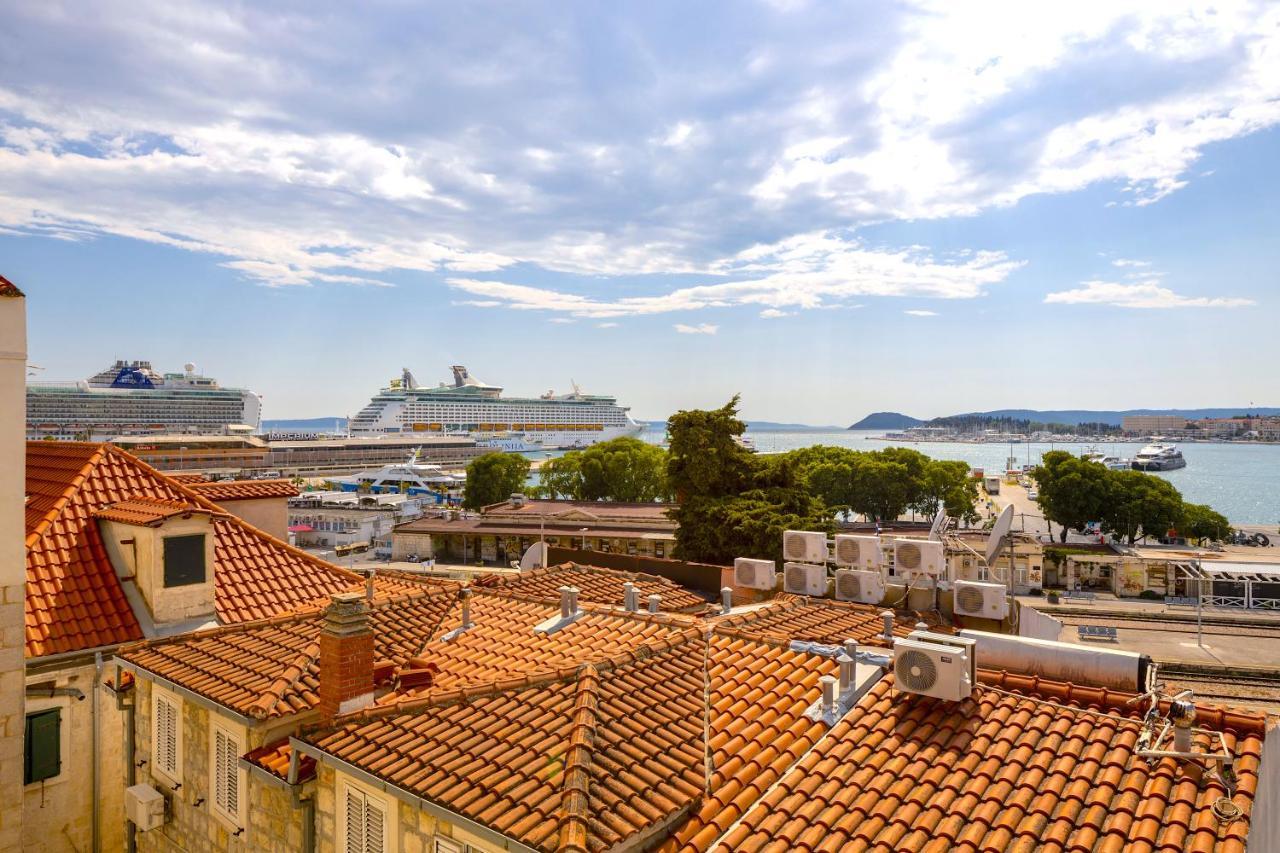 Luxury Apartment Olavia Rooftop Terrace & Seaview Split Bagian luar foto
