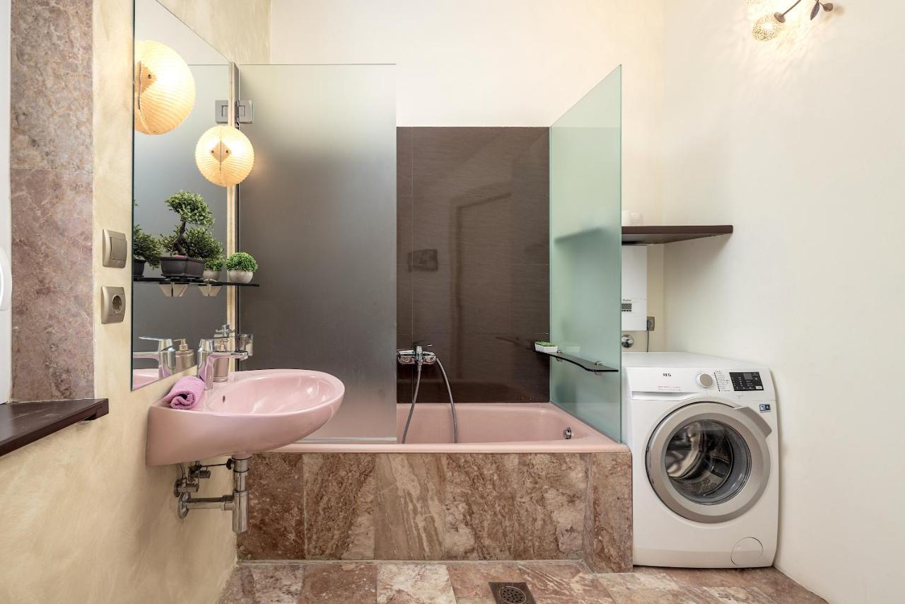 Luxury Apartment Olavia Rooftop Terrace & Seaview Split Bagian luar foto