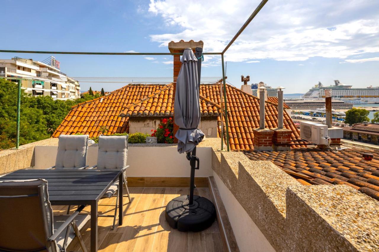 Luxury Apartment Olavia Rooftop Terrace & Seaview Split Bagian luar foto