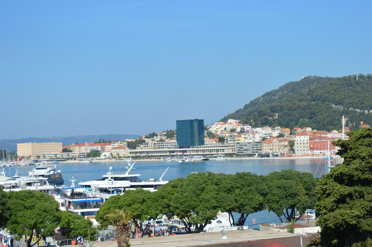 Luxury Apartment Olavia Rooftop Terrace & Seaview Split Bagian luar foto